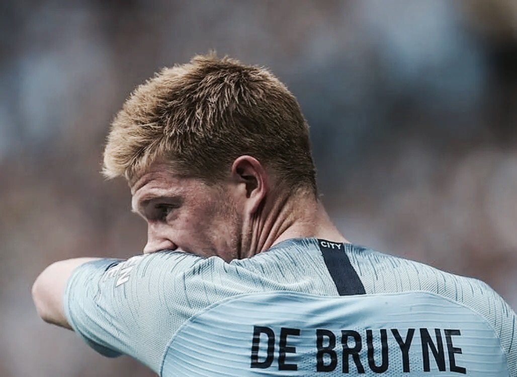 足球曼城豪取八连胜，瓜帅怒赞全队发挥完美（曼城豪夺八连胜，瓜迪奥拉盛赞全队表现无懈可击）