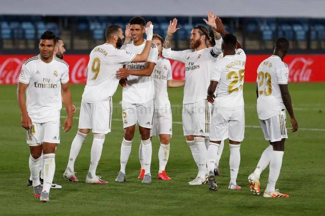 BBC：萨拉赫英超参与制造280球，超越兰帕德升至第三（英超参与进球达280球，萨拉赫超越兰帕德升至历史第三）