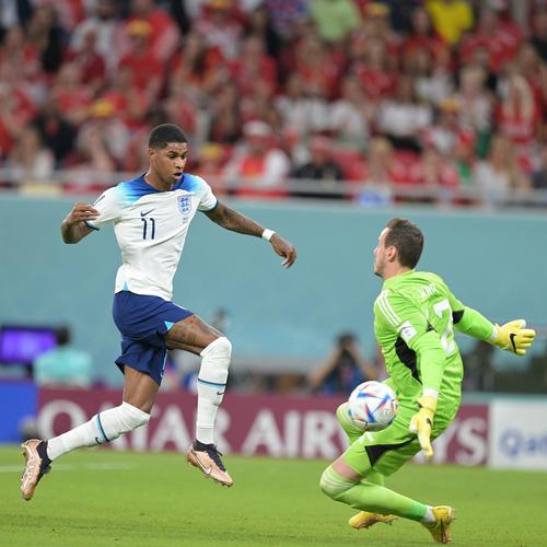 阿德里亚诺：感谢球迷还称我为皇帝；伊布是我合作过最强队友（阿德里亚诺致谢仍称其“皇帝”的球迷：伊布是我生涯最强队友）