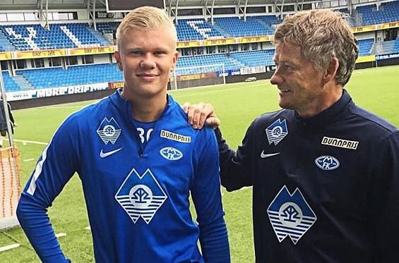 哈兰德梅开二度 曼城轻取对手（哈兰德独中两元，曼城轻松取胜）