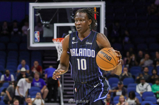 马德兴：中足联这一年是换汤不换药，更多还是像个执行部门（马德兴：中足联过去一年缺乏实质变革，定位仍似执行机构）