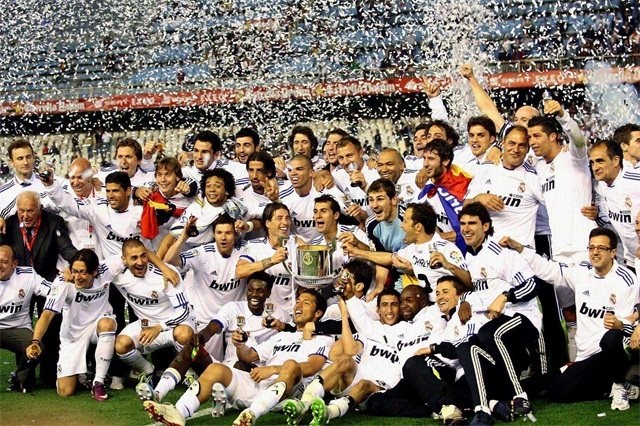 杜篮特连续得分，全队士气高涨（杜兰特连连取分，全队士气飙升）