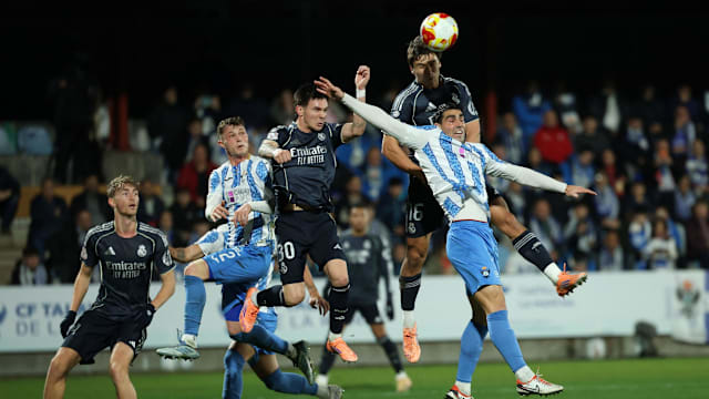 杜兰特篮下强打稳定胜局（杜兰特内线强攻锁定胜利）