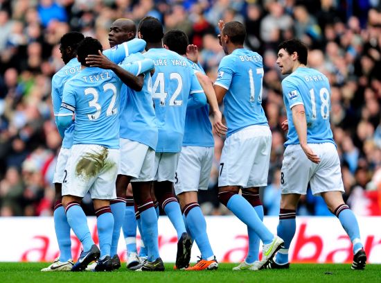 懂球帝海报：十载白巷，东方之光（懂球帝海报：白巷十年，东方耀辉）