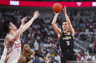 弗兰克：也许罗梅罗和范德芬该踢前锋；战旧主？比赛就是要赢（弗兰克：考虑让罗梅罗和范德芬打前锋；对阵旧主只为赢球）