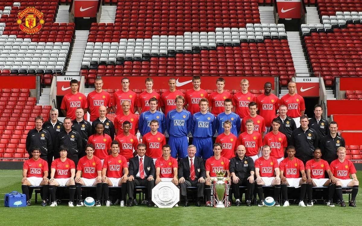 罗马诺：拜仁将与凯恩谈续约，现阶段谈论转会巴萨还为时过早（罗马诺：拜仁计划与凯恩商谈续约，目前讨论转会巴萨仍为时尚早）