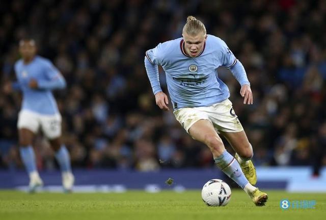 利物浦边路冲击力惊人（利物浦边路杀伤力十足）